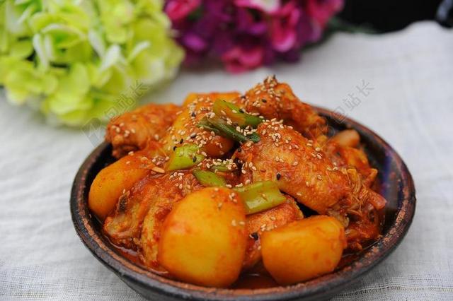 鸡BOKEUMTANG 小菜 鸡肉料理 辣