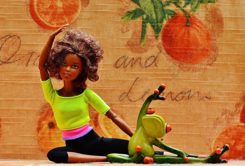 芭比娃娃 青蛙 体操 体育 在一起 一起 娃娃 玩具 数字