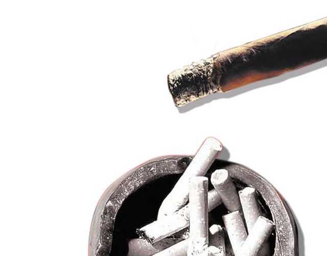 吸烟有害健康禁止吸烟骷髅头烟灰缸素材