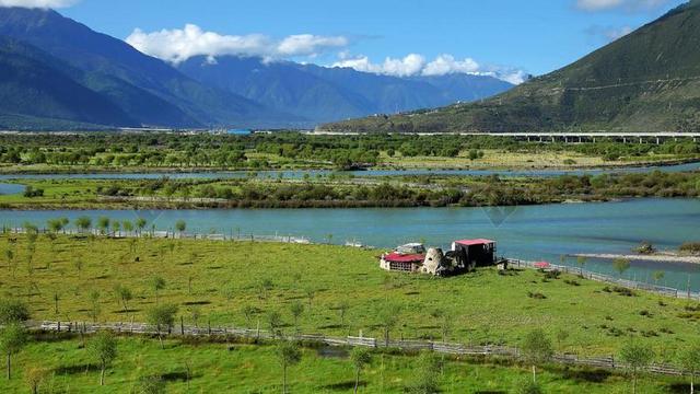 西藏 林芝 尼洋河 旅游 风景