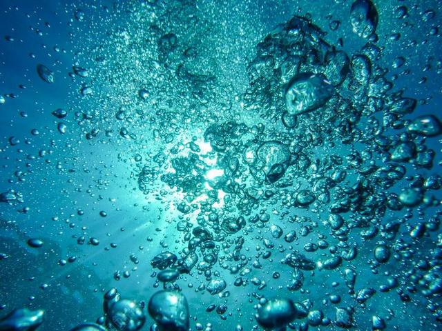 空气泡沫 跳水 水下 打击 太阳 海 克罗地亚 水 蓝色