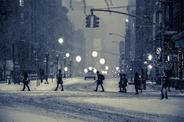 白色交通冬天积雪的交通背景图片