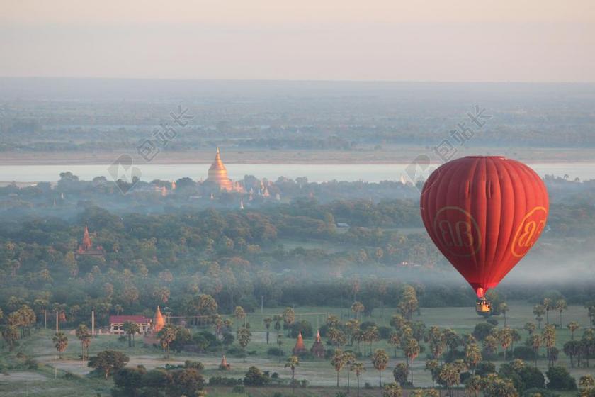 在蒲甘 热空气骑 蒲甘 热 缅甸 宝塔 热骑