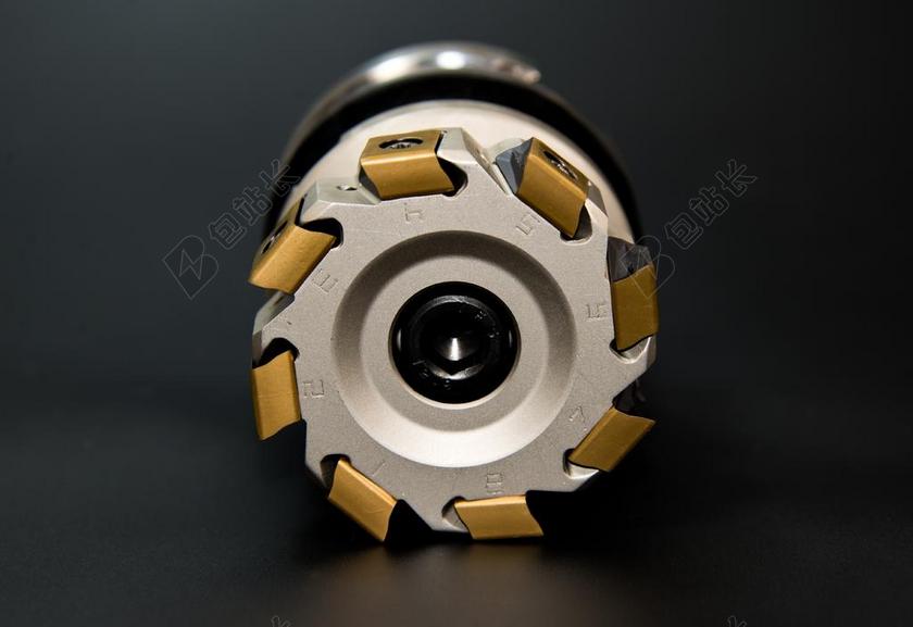 银色的金属钻头背景图片