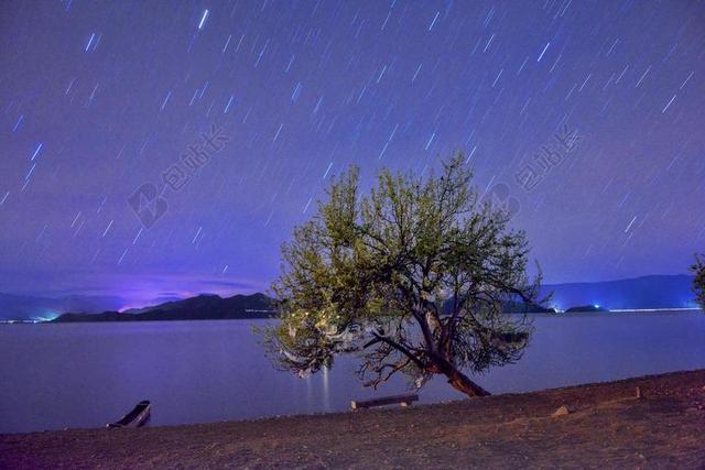 摄影唯美星空下的美景背景图片