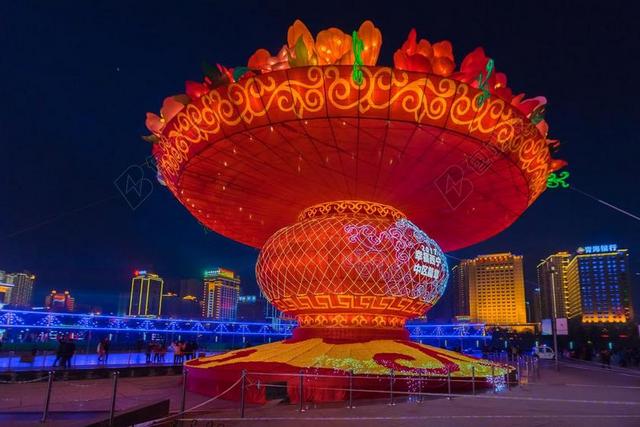 元宵节 西宁中心广场 花灯 晚 灯火 中国