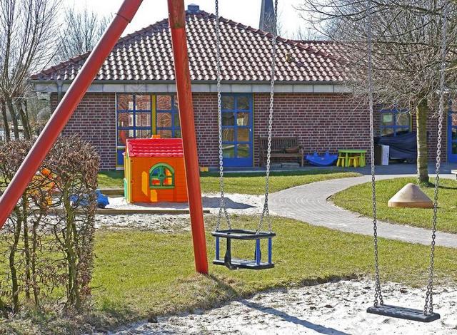 幼儿园 操场 摆动 砂坑 剧场 游戏设备 播放 儿童摇摆