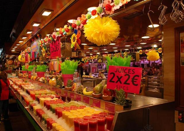 香格里拉的BOQUERIA食品市场 巴塞罗那 西班牙 果汁吧 水果