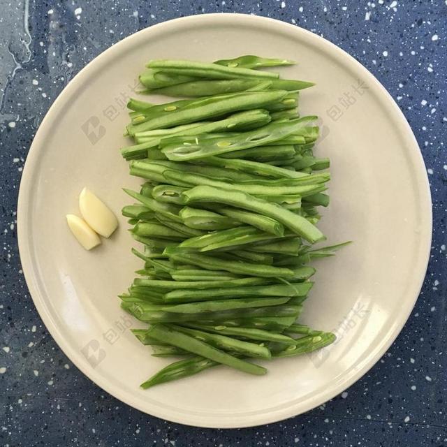 摆盘 俯视 圆 豆角 四季豆 素食 素 蔬菜 餐饮 大蒜