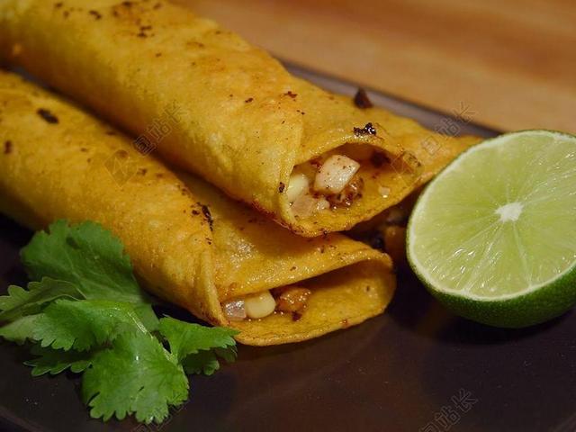 煎饼 饼子 石灰 法院 食品 主菜 吃 爽朗 烤