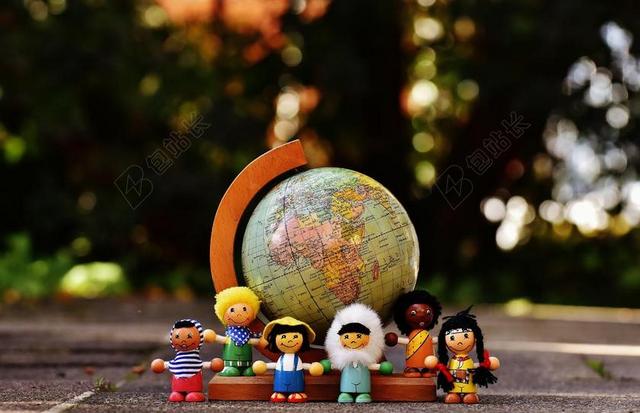 不同的民族 儿童 人类 环球 世界各地 数字 木 游戏人物