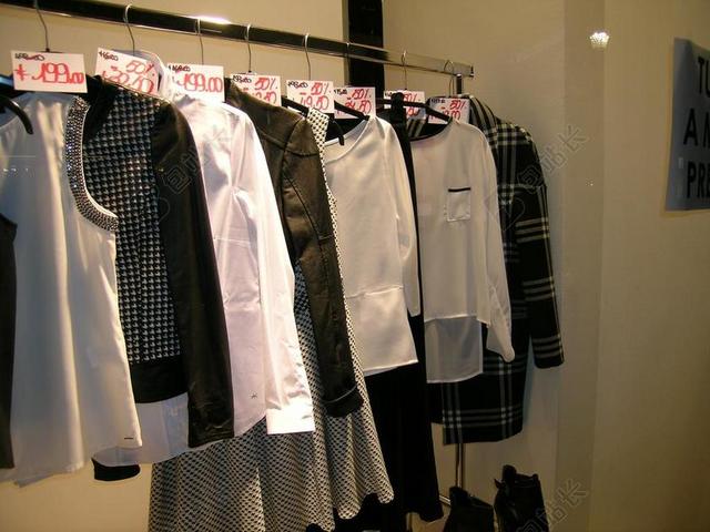 衣服 妇女服装 店 女子 服装 时尚 裙子 女性服饰