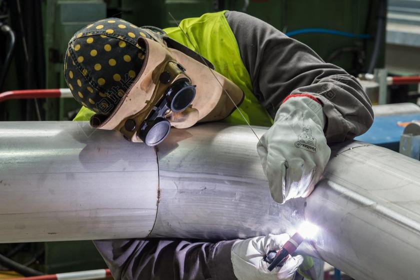 焊工 工厂 管道