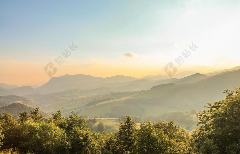 日出 山 景观 上午 景区 树 有雾 夏天 田园风光 自然