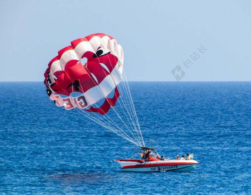 降落伞 滑翔伞 红色 气球 天空 运动 活动 假期 娱乐