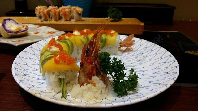 寿司 日本料理 创意卷