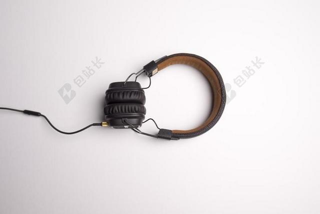 白色耳机音乐扬声器数码产品背景图片