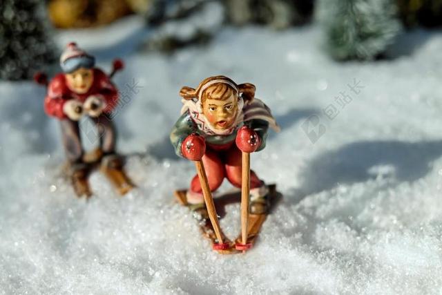 白色雪山滑雪动漫模型背景图片