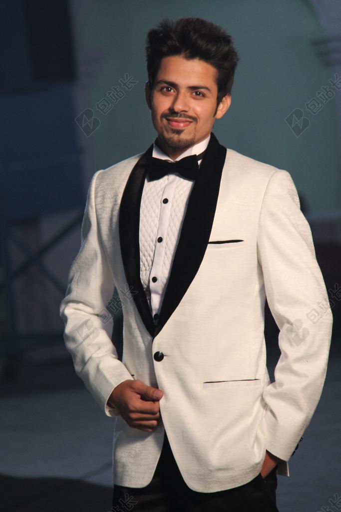 商务贸易西服男士聚会盛装背景图片