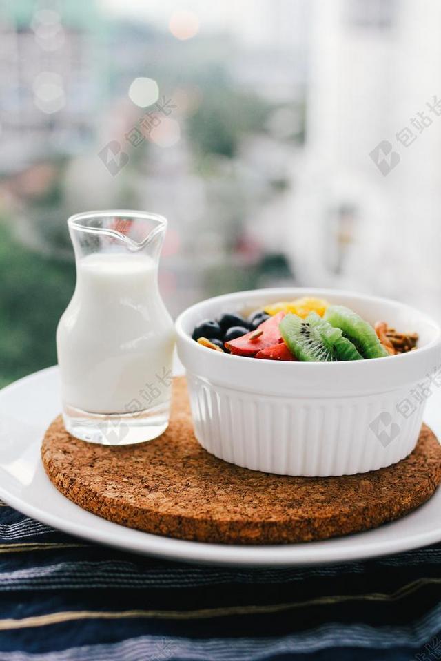 早餐 MüSLI 水果 牛奶 麦片 食品 健康 碗 新鲜