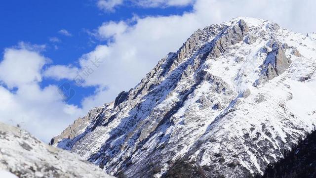白色雪山雪景山川高原背景图片