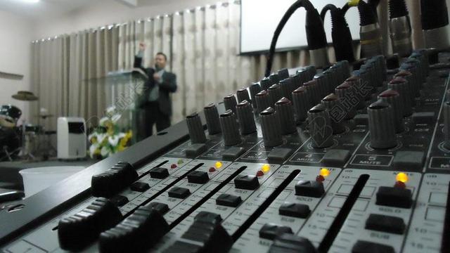 表 声音 混音器 牧师 教堂 电子产品 音响设备 调音台