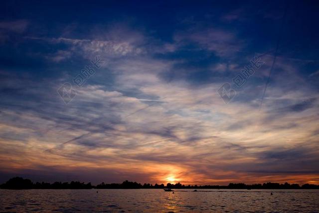 日落 湖 水 天空 自然 景观 反思 太阳 夏天 晚上
