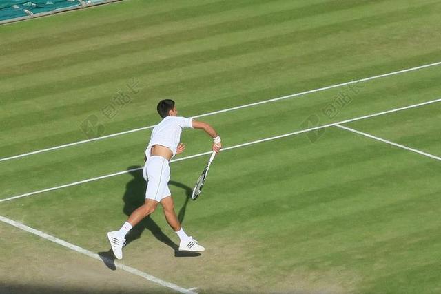 诺瓦克JOKOVIC 男子网球 温布尔登网球赛 草坪 服务