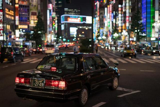 亚洲 车 日本 灯 夜 人 新宿 街 街头照片街头摄影