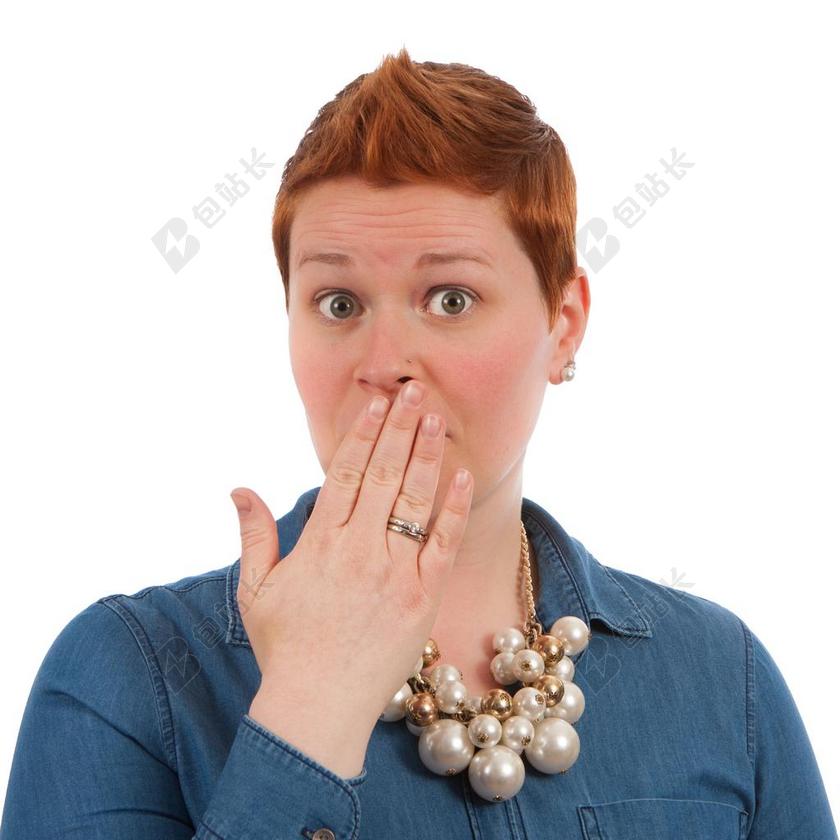 人物特写手捂嘴震惊吃惊女背景图片