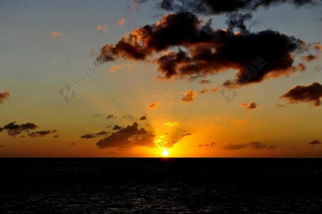 红海滩 落日 天 天空 橙 云