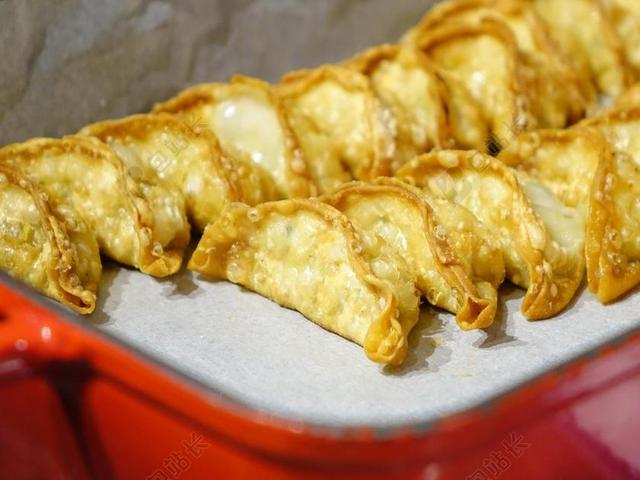 煎饺 饺子 油煎 日本 猪肉 蔬菜 肉 卷心菜 食品