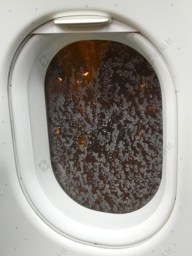飞机 飞机窗口 炮眼 冰镇 旅行 航空旅行 内政 窗口