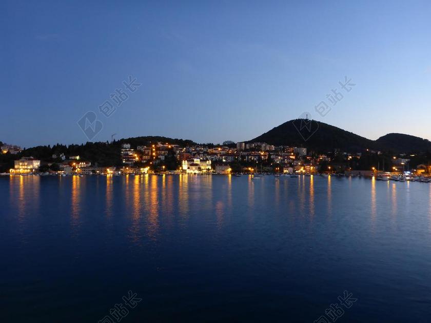 夜景华丽霓虹闪烁的都市城市夜景背景图片