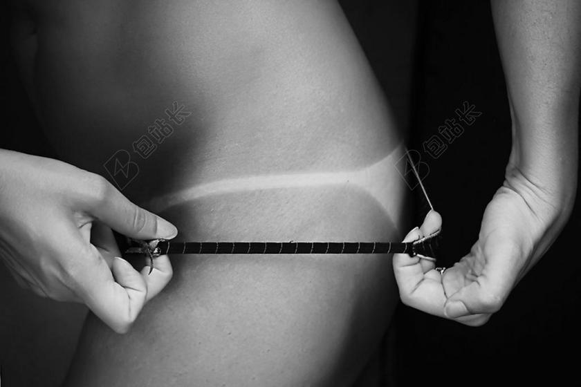 坦噶 晒伤 性感 串 黑色和白色 线路 内衣 女孩 裸