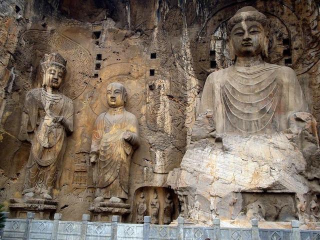 大佛的洞 493年后JC 奉先寺 唐代 冥想 洞穴 龙门 雕像
