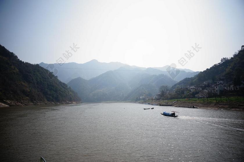 自然新安江河流山水景色背景图片
