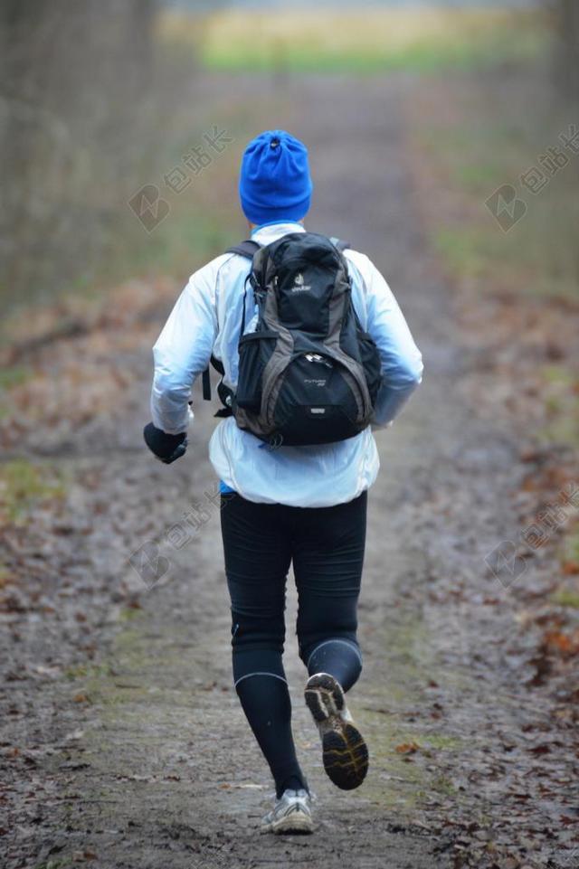 步行 体育 慢跑 晨跑的人 人 在装 跑步者 冬天 运动