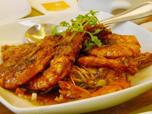 餐饮时尚辣椒炒虾背景图片