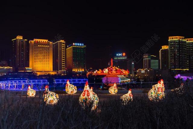 旅游时尚西宁中心广场城市背景图片