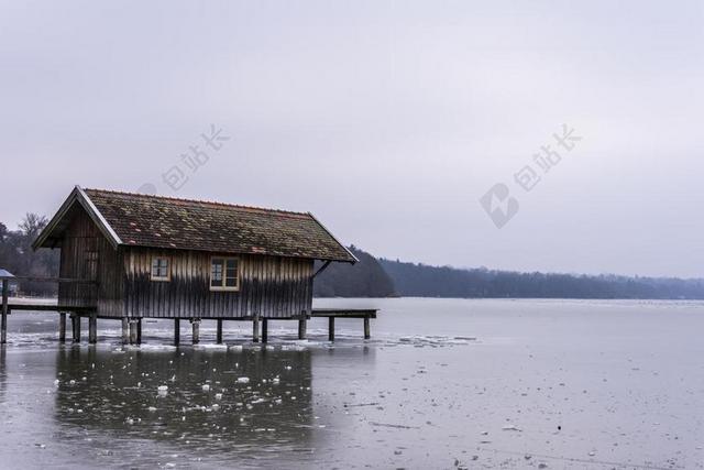 AMMERSEE 船上的房子 冻结 水 湖 网站 巴伐利亚