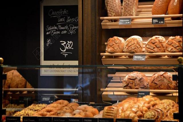 面包店 在室内 面包货架 农民的面包 烘焙食品 去过奖 提供