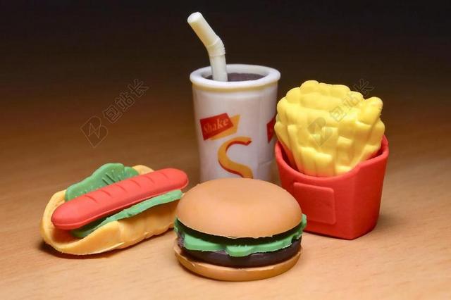 芯片 快餐 食品 汉堡 垃圾食品 塑料 餐厅 苏打水
