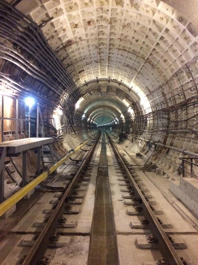 地铁 隧道 铁路 建设 导轨 露宿者