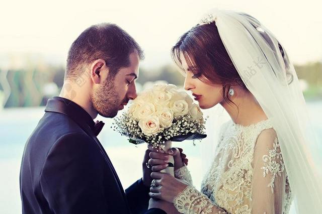 浪漫婚礼夫妇背景图片