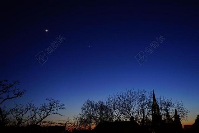傍晚的天空 夜 月球 金星 夜晚的天空 明星 乌尔姆