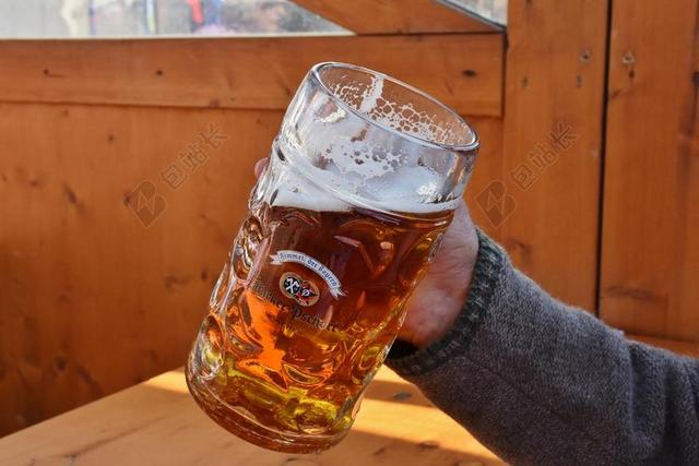 啤酒 啤酒杯 坐在 玻璃杯子 巴伐利亚 克鲁格 喝 啤酒花园