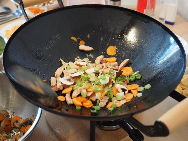 蔬菜 蔬菜潘 红萝卜 韭菜 蘑菇 肉 食品 营养 法院