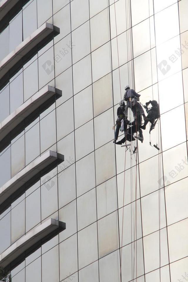 天空窗口更清洁背景图片
