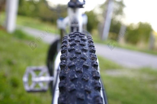 山地自行车 轮胎 车轮 自行车 路径 路 体育 踏板 车把